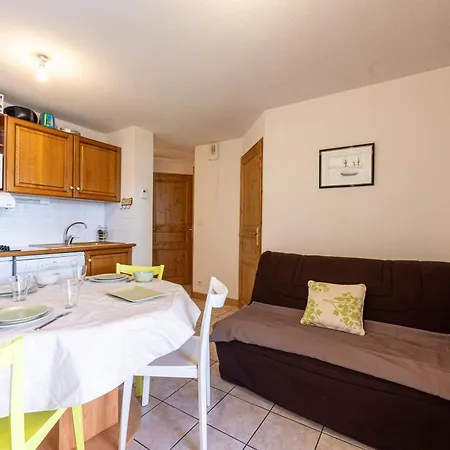Ty Aravis Apartment